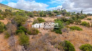 Terreno de 1400 m² em Faro