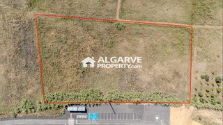 Terreno de 7120 m² em Faro