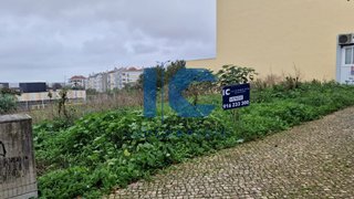 Land for sale in Amadora, Portugal — €975,000