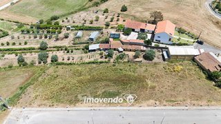 Terreno de 598 m² em Santarém