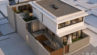 Terreno em Matosinhos · 221 m² · 196 000 €