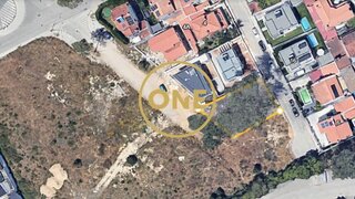 Land for sale in Almada, Portugal — €179,900