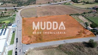 Terreno de 11 800 m² em Bragança