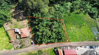 Land for sale in Santana, Portugal — €90,000