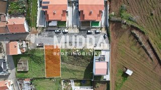Terreno de 398 m² em Bragança