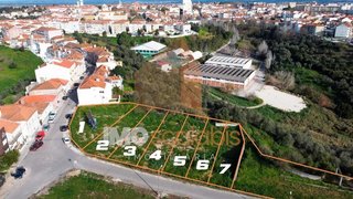 Terreno de 2630 m² em Santarém