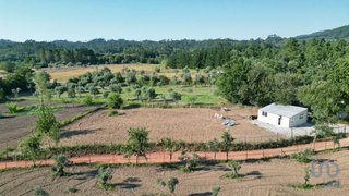 Terreno · 1050 m² · 27 000 €