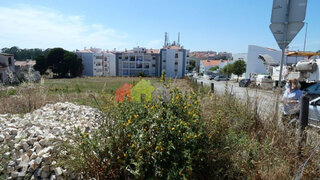 Terreno de 4801 m² em Almada