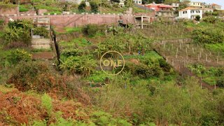 Land for sale in Câmara de Lobos, Portugal — €90,000