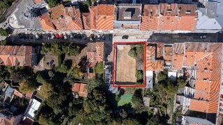 Terreno de 572 m² em Porto