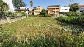 Terreno de 493 m² em Porto