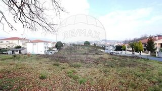 Terreno em Guimarães · 3910 m² · 590 000 €