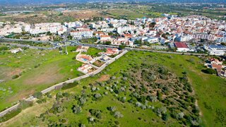 Terreno de 18 008 m² em Lagoa