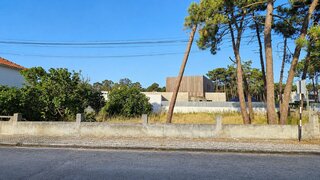 Land for sale in Almada, Portugal — €470,000
