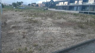 Land for sale in Vila Nova de Gaia, Portugal — €830,250