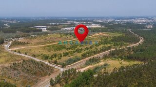 Terreno de 450 969 m² em Leiria