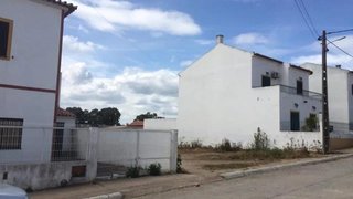 Land for sale in Vila Flor, Portugal — €37,500