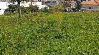 Land for sale in Oliveira de Azeméis, Portugal — €90,000