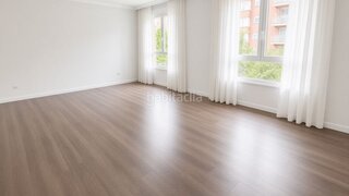 3-bedroom apartment with pool in Rosas, Madrid