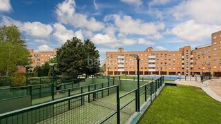 3-bedroom apartment with pool in Rosas, Madrid