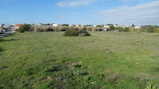 Terreno de 14 170 m² em Faro