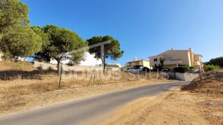 Land for sale in Faro, Portugal — €780,000