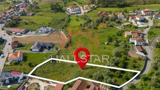 Terreno de 2235 m² em Leiria