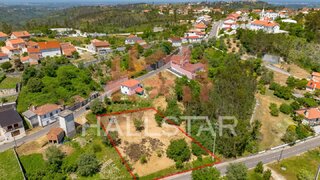 Terreno de 892 m² em Leiria