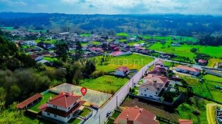 Terreno de 683 m² em Leiria