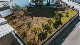 Land for sale in São João da Madeira, Portugal — €90,000