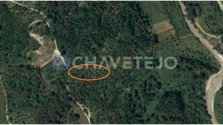 Land for sale in Ourém, Portugal — €7,000