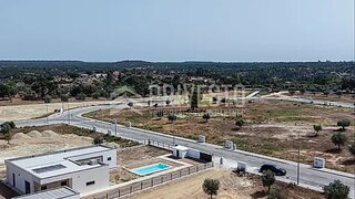 Terreno · 1600 m² · 84 680 €