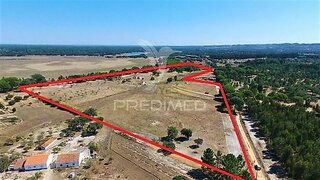 Terreno · 69 650 m² · 690 000 €