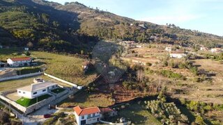 Terreno em Lamego · 21 841 m² · 60 000 €