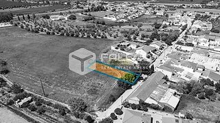Terreno de 777 m² em Santarém