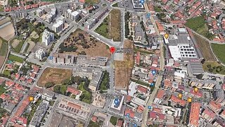 Terreno de 337 m² em Porto