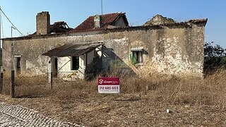 Land for sale in Sesimbra, Portugal — €180,000