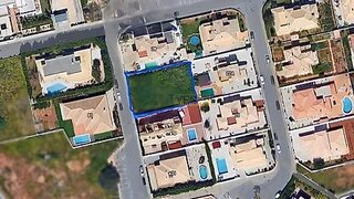 Land for sale in Lagoa, Portugal — €360,000