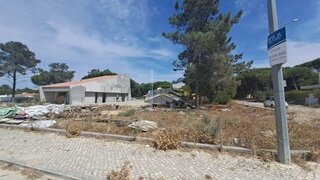 Land for sale in Sesimbra, Portugal — €293,800