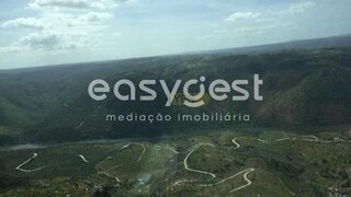 Land for sale in Freixo de Espada à Cinta, Portugal — €475,000