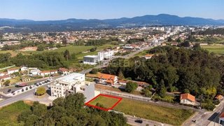 Land for sale in Valença, Portugal — €77,000