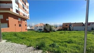 Land for sale in Amadora, Portugal — €85,000