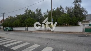 Land for sale in Odivelas, Portugal — €550,000
