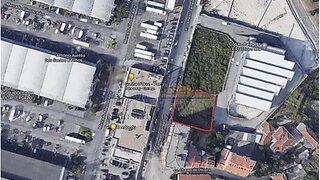 Terreno de 898 m² em Porto