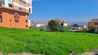 Land for sale in Amadora, Portugal — €85,000
