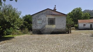 Land for sale in Vila Nova de Cerveira, Portugal — €400,000