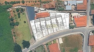 Terreno para venda em Santa Maria da Feira, Portugal — 225 000 €