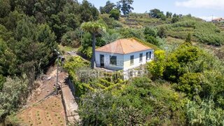Land for sale in Santa Cruz, Portugal — €460,390