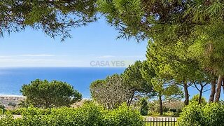 Terreno para venda em Almada, Portugal — 490 000 €