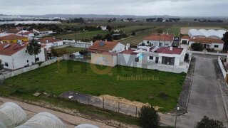 Land for sale in Alpiarça, Portugal — €85,000